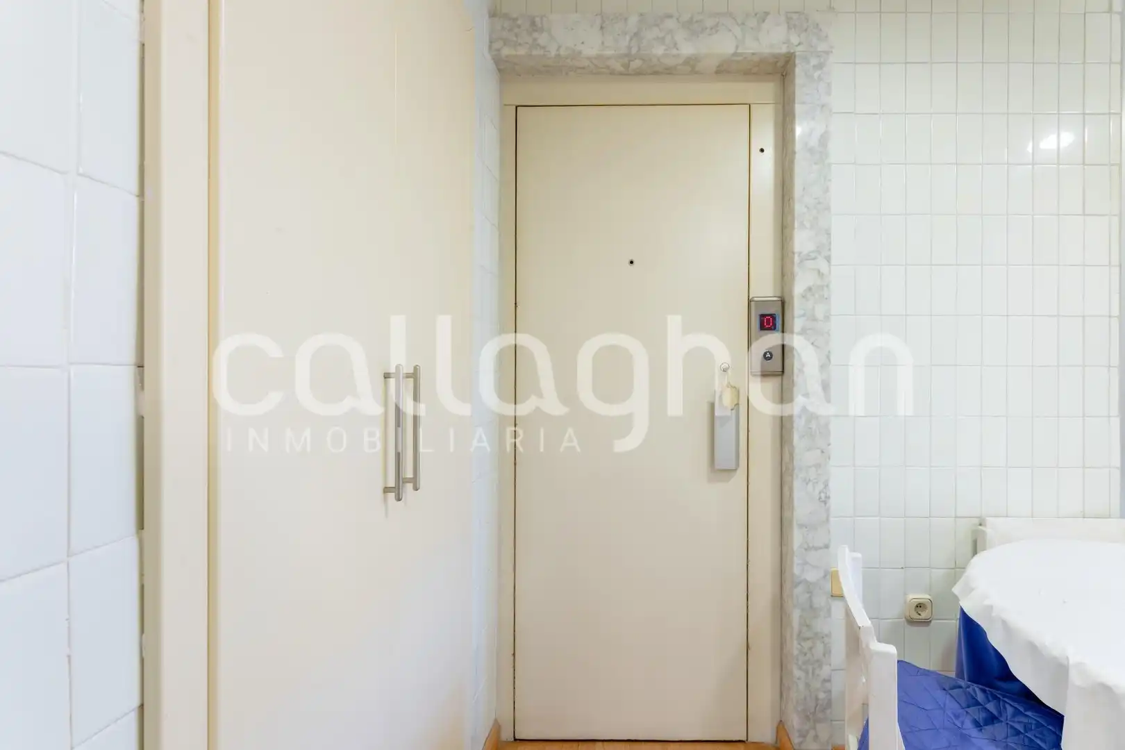 Flat for sale in Valencia  with Air Conditioner, Heating and Terrace