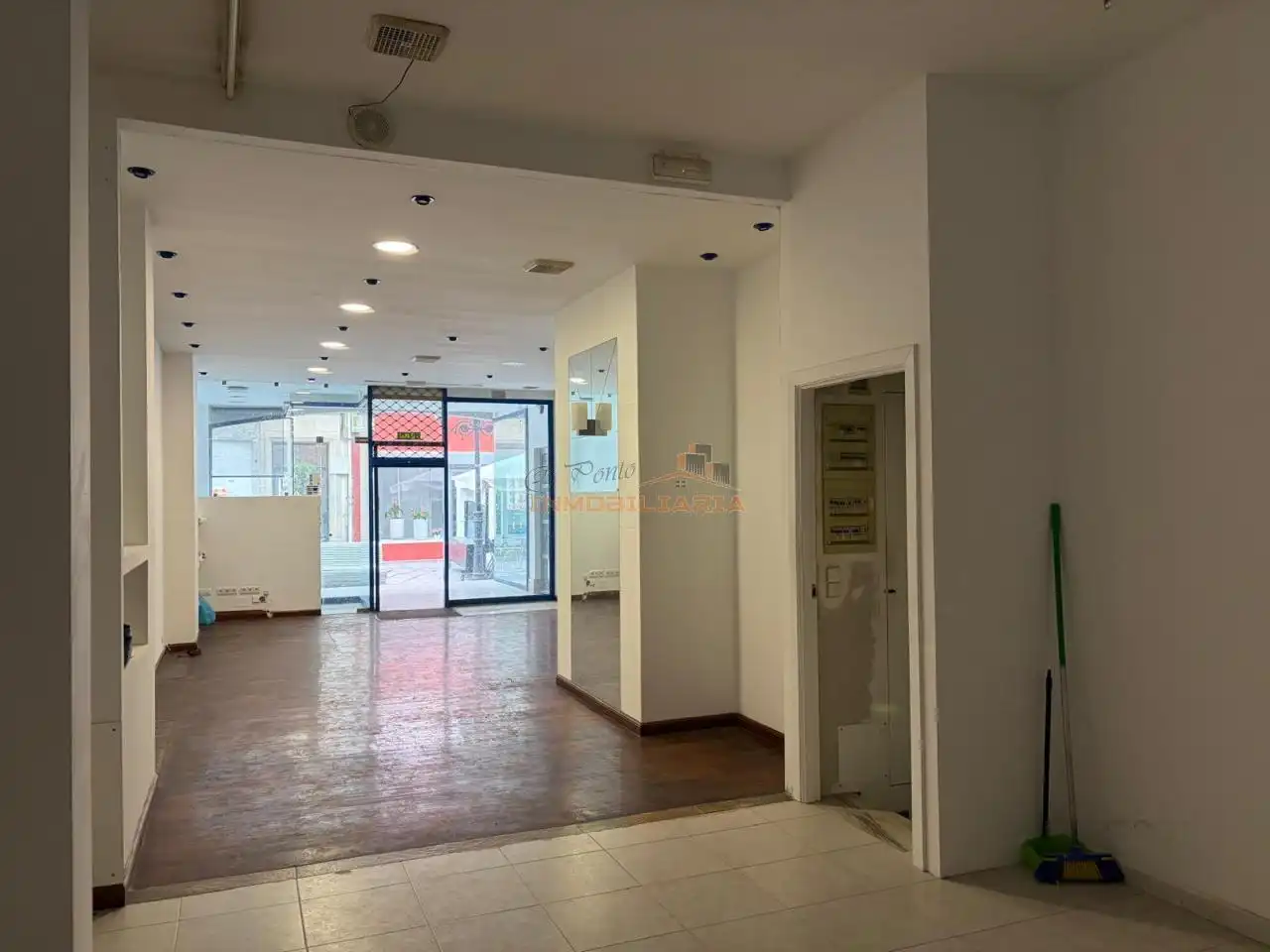 Locale commerciale in affitto a Centro, imagen 4