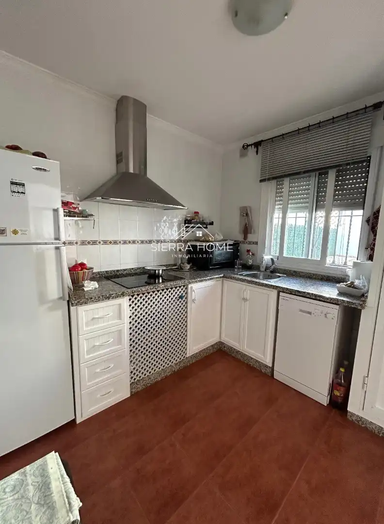 Casa con piscina en venta en Avenida Diputacion, imagen 2
