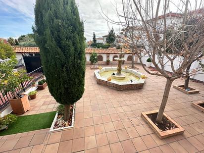 Jardí de Casa o xalet en venda en Griñón amb Aire condicionat, Calefacció i Jardí privat