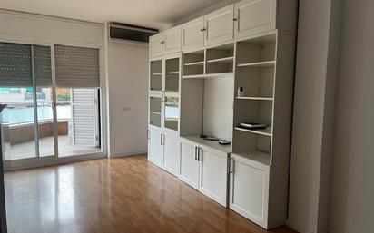 Living room of Flat for sale in Montcada i Reixac  with Air Conditioner and Balcony