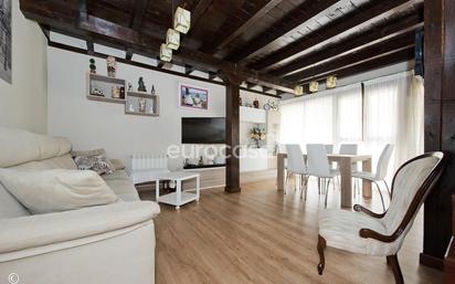 Sala d'estar de Casa o xalet en venda en Entrambasaguas amb Calefacció, Terrassa i Alarma