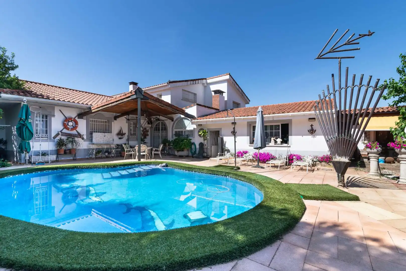 Piscina de Casa o xalet en venda en Nuevo Baztán amb Aire condicionat, Calefacció i Jardí privat