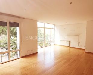 Living room of Apartment to rent in  Madrid Capital  with Air Conditioner, Heating and Private garden