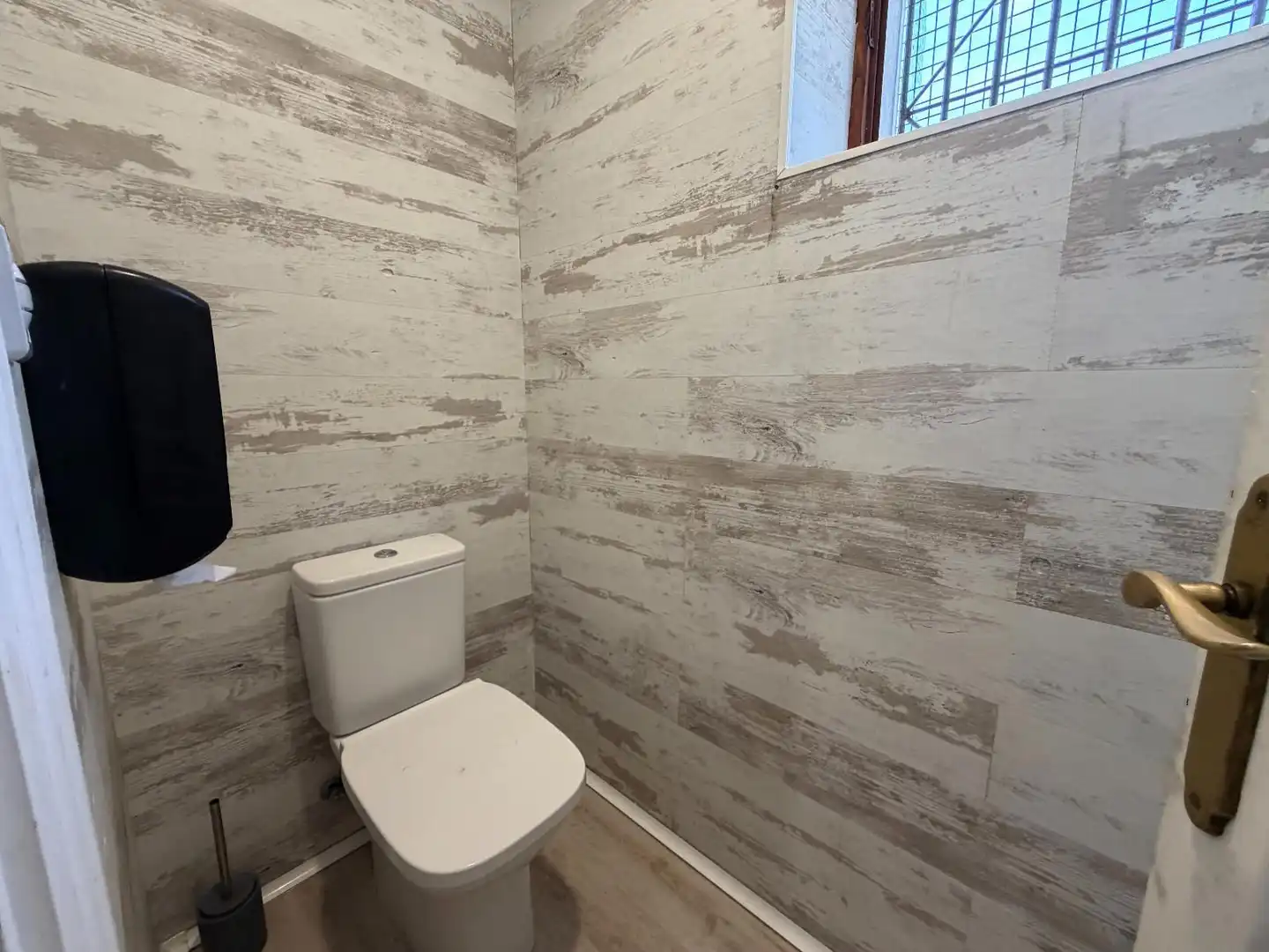 Baño de Local de alquiler en Donostia - San Sebastián 