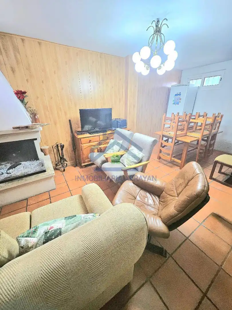 Sala de estar de Casa o chalet en venta en Ogíjares con Aire acondicionado, Calefacción y Jardín privado