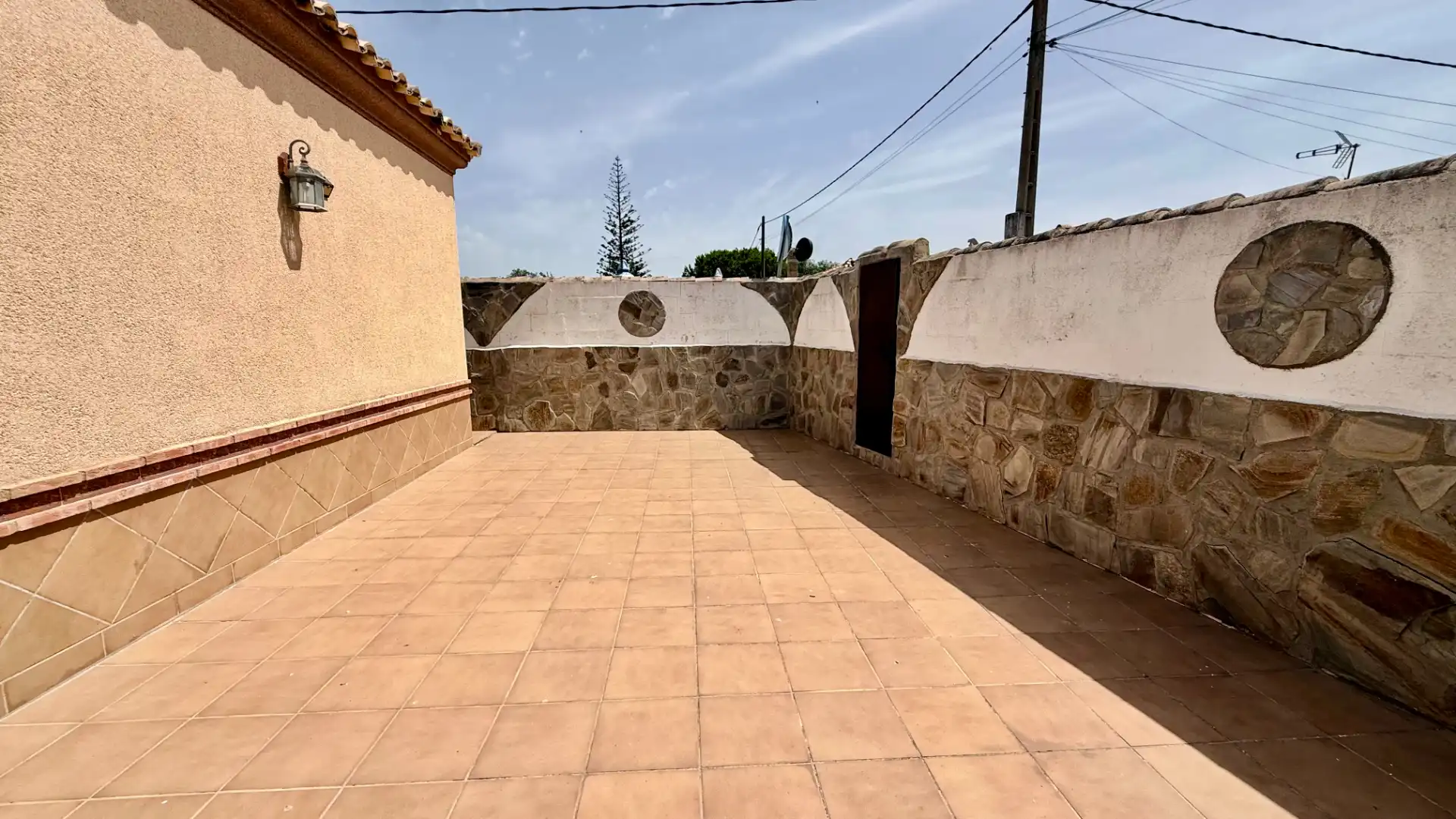 Terraza de Casa o chalet en venta en Chiclana de la Frontera con Aire acondicionado, Calefacción y Jardín privado