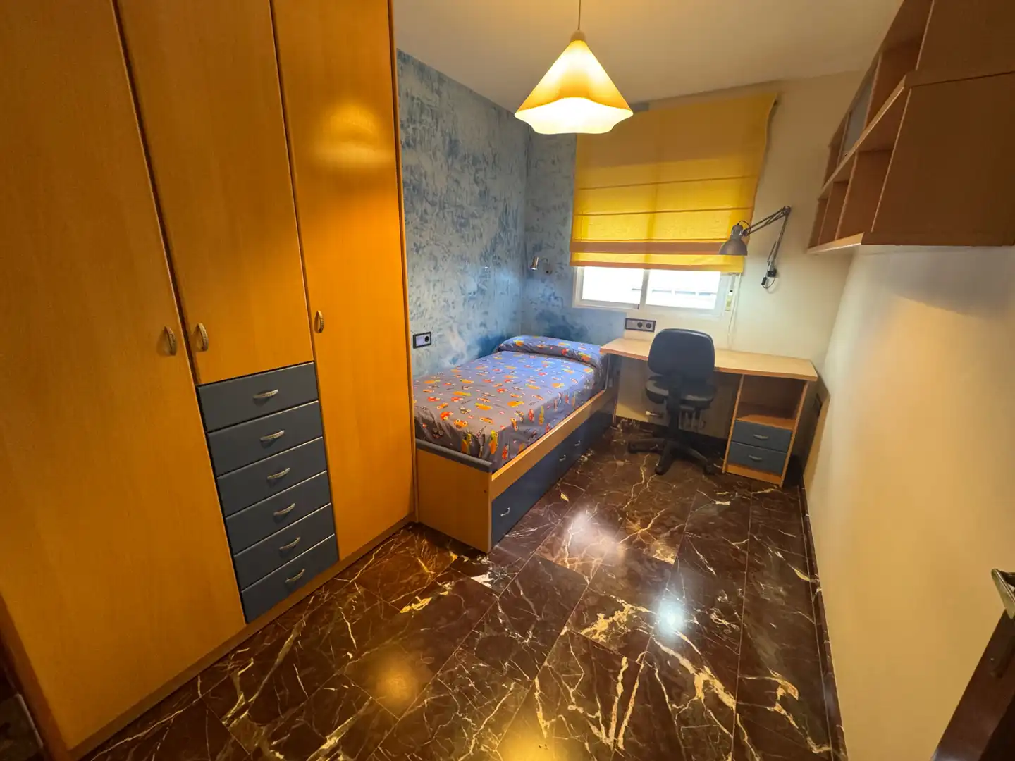 Habitación de Piso de alquiler en Jaén con Aire acondicionado, Calefacción y Trastero