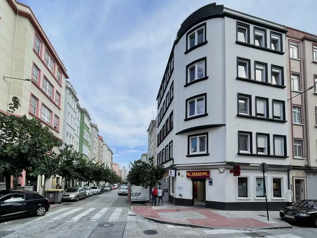 Vista exterior de Pis en venda en A Coruña Capital  amb Calefacció
