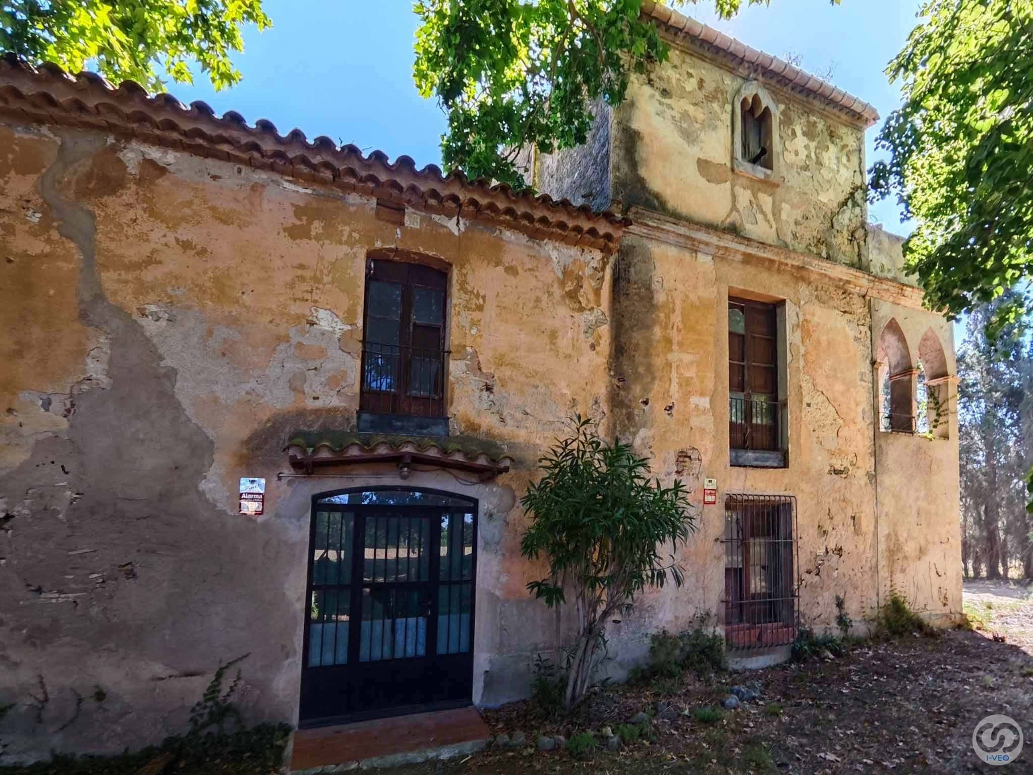 Exterior view of Country house for sale in Castelló d'Empúries  with Storage room