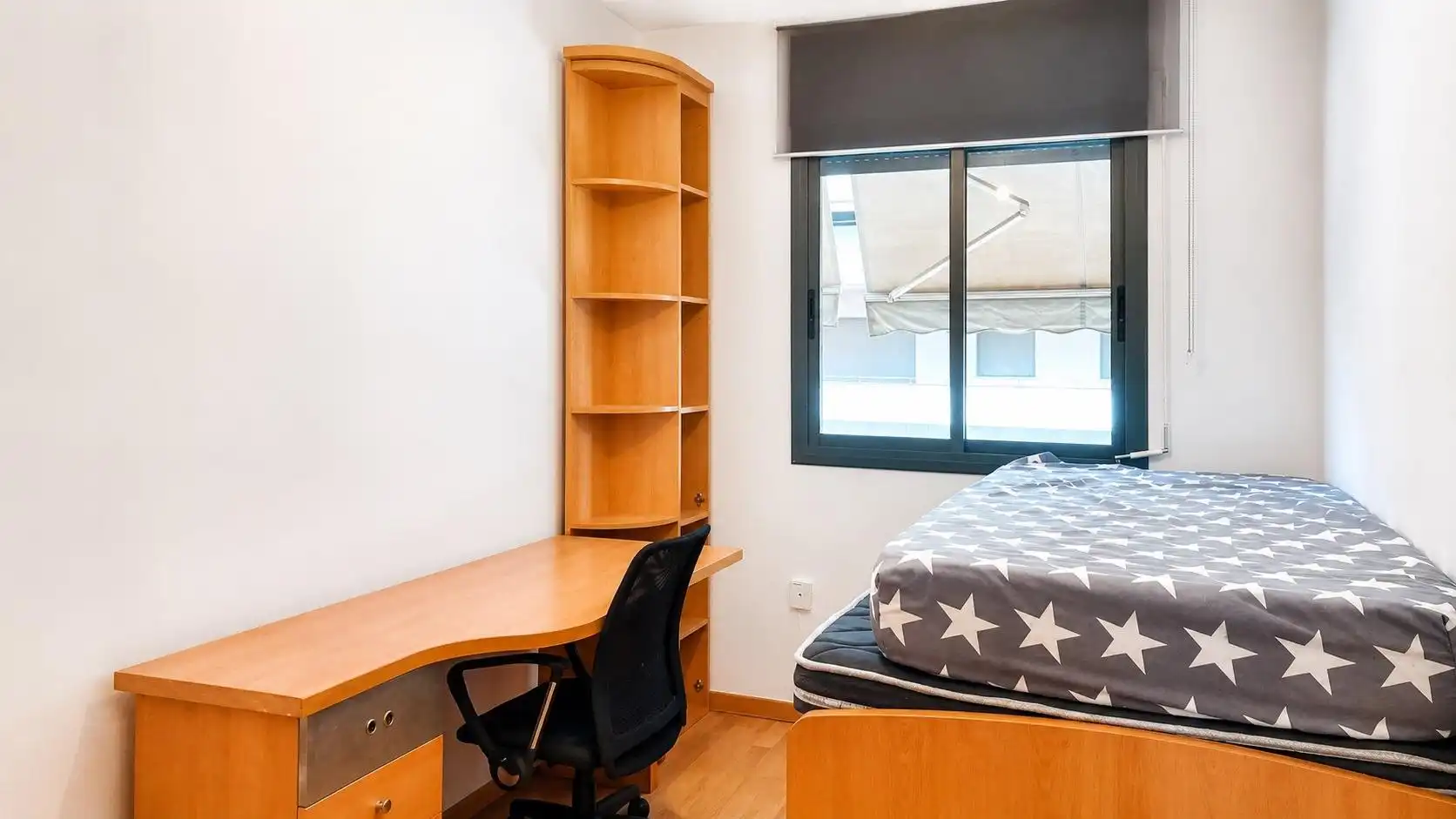 Habitación de Piso de alquiler en Badalona con Calefacción, Parquet y Terraza