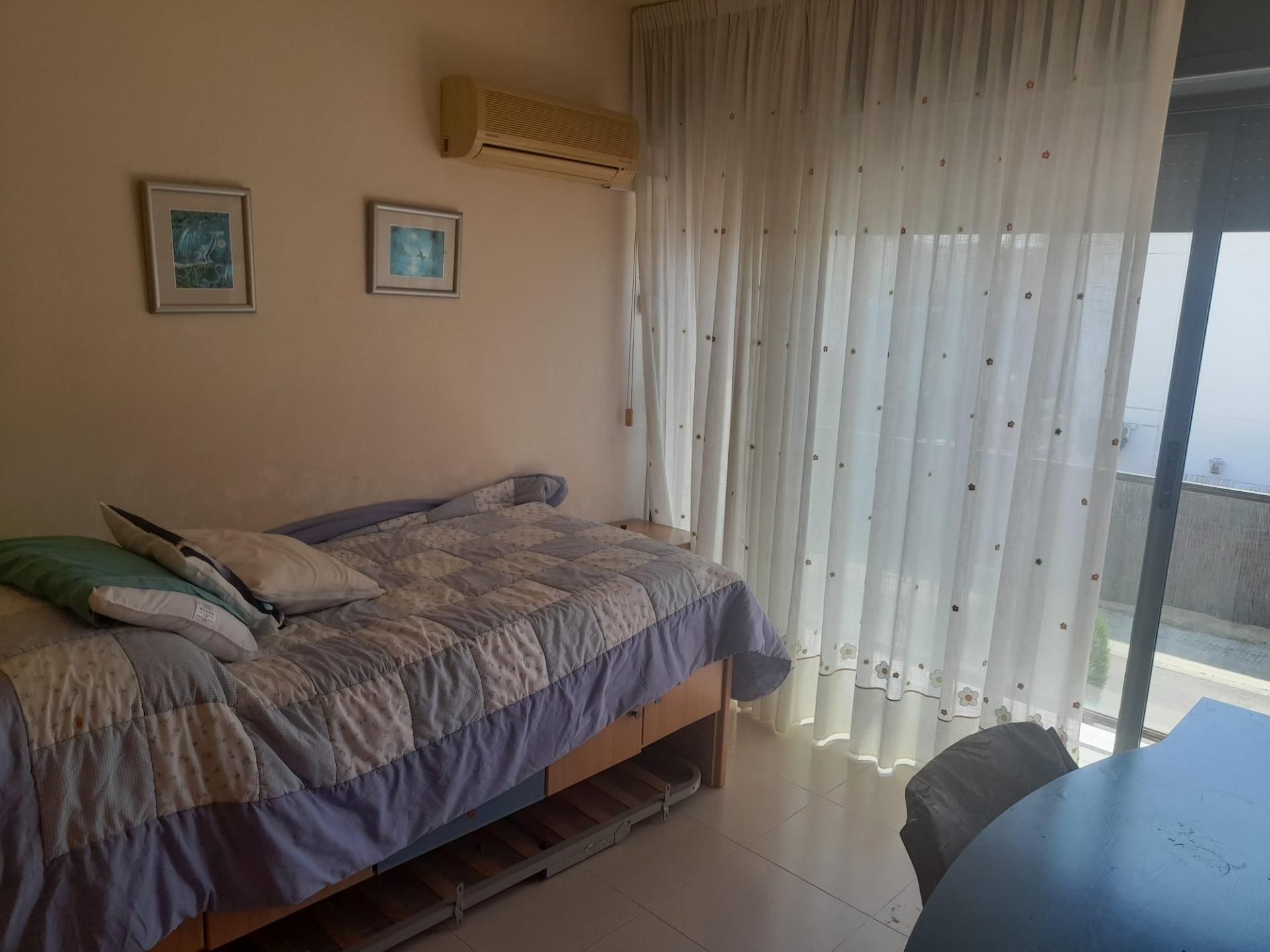 Flat to share in Mestral , Reus