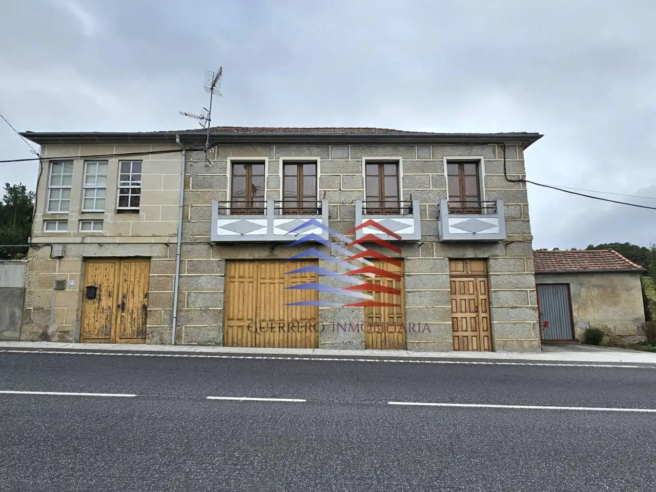 Vista exterior de Casa o xalet en venda en Celanova amb Jardí privat i Terrassa