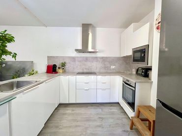 Penthouse with balcony for sale in Calle Barcelona