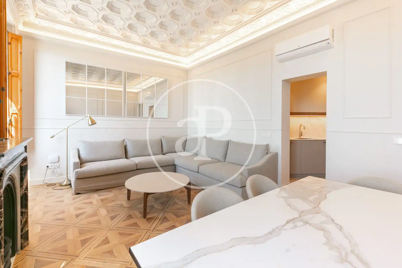 Sala d'estar de Pis en venda en Barcelona amb Aire condicionat, Calefacció i Moblat