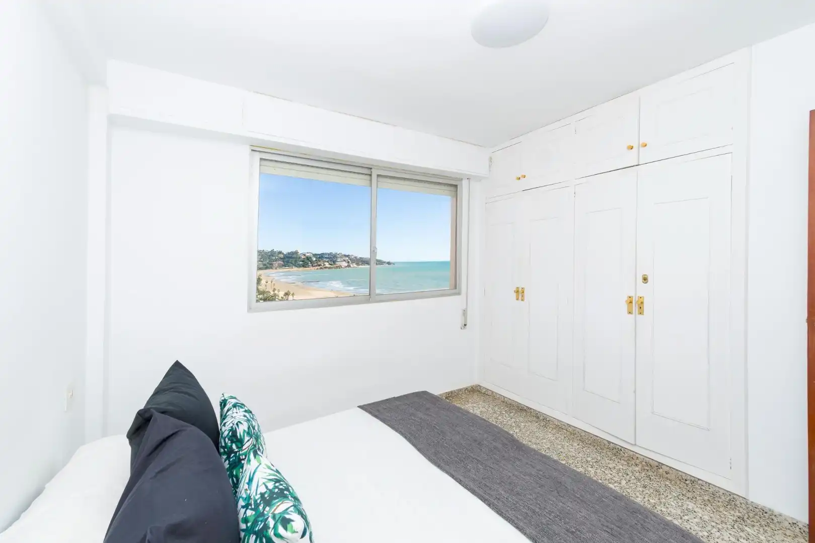 Dormitori de Apartament en venda en Benicasim / Benicàssim amb Jardí privat, Terrassa i Traster