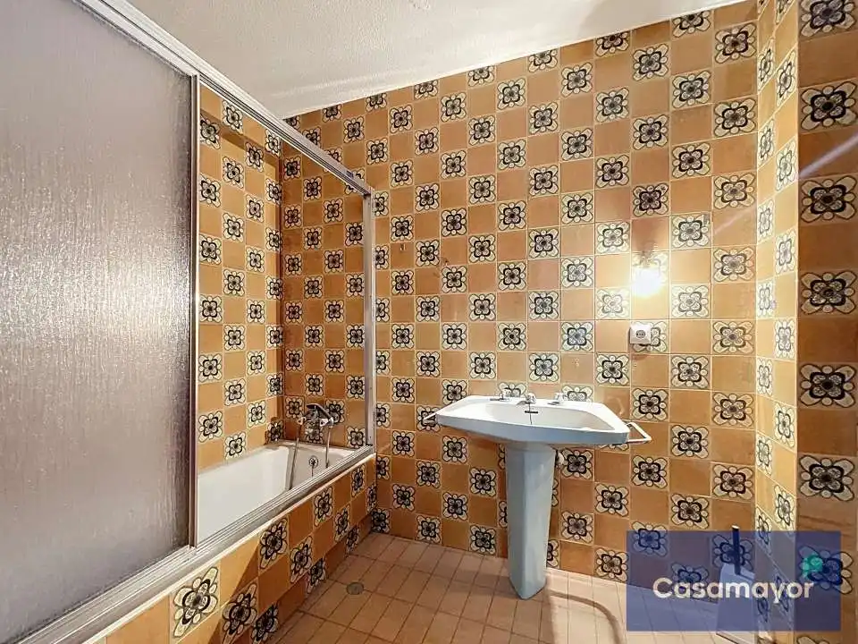 Bany de Pis en venda en Alicante / Alacant amb Terrassa