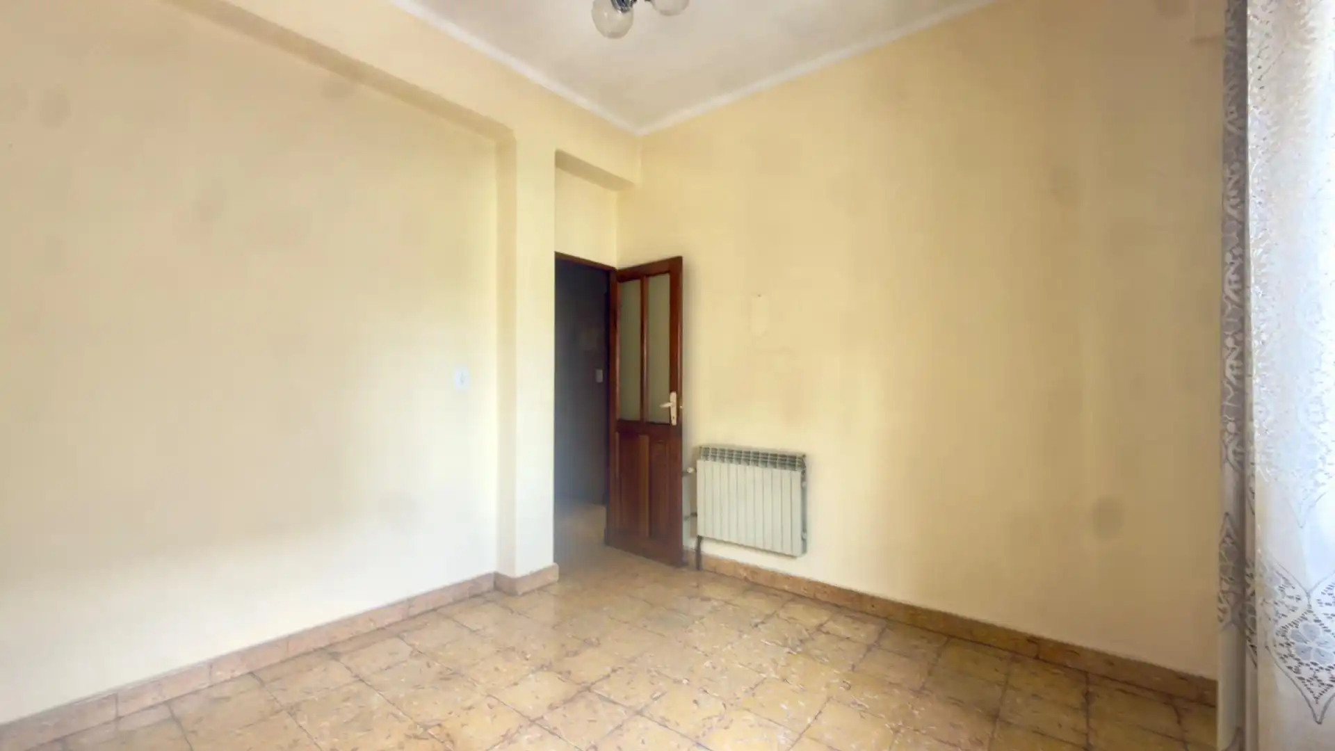 Schlafzimmer von Gebäude zum Verkauf in O Carballiño  