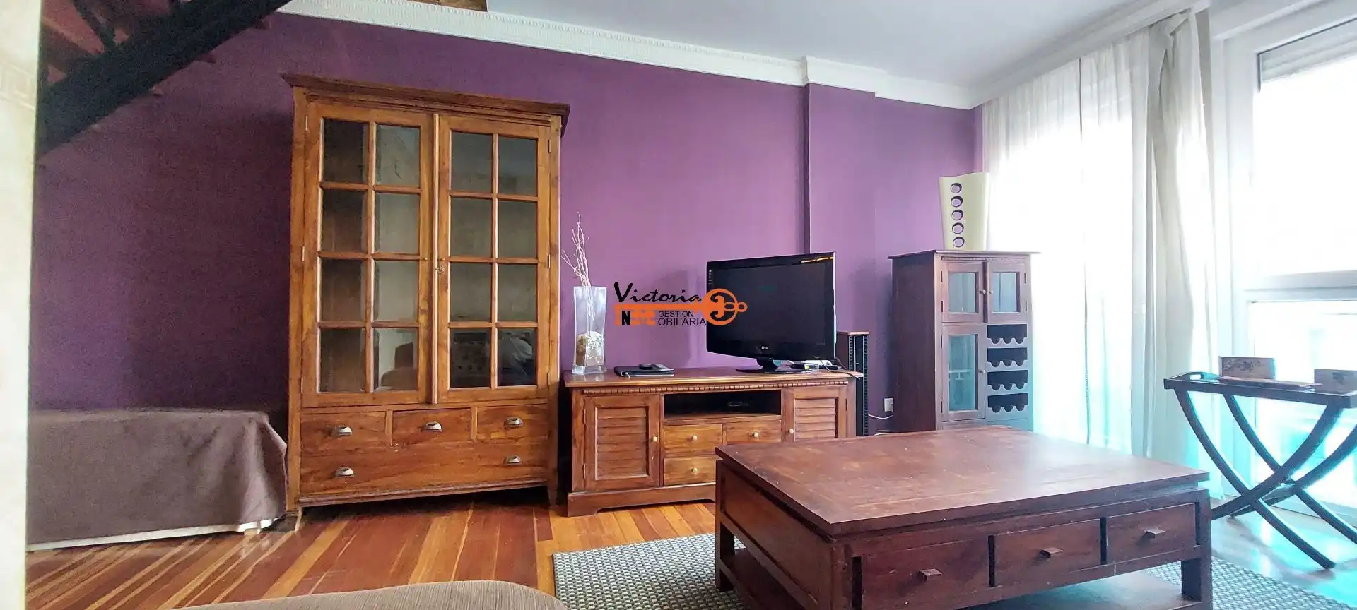 Sala de estar de Dúplex en venta en Castro-Urdiales con Calefacción, Trastero y Piscina comunitaria