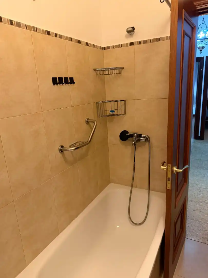 Baño de Piso en venta en Carballo con Terraza, Horno y Lavadora
