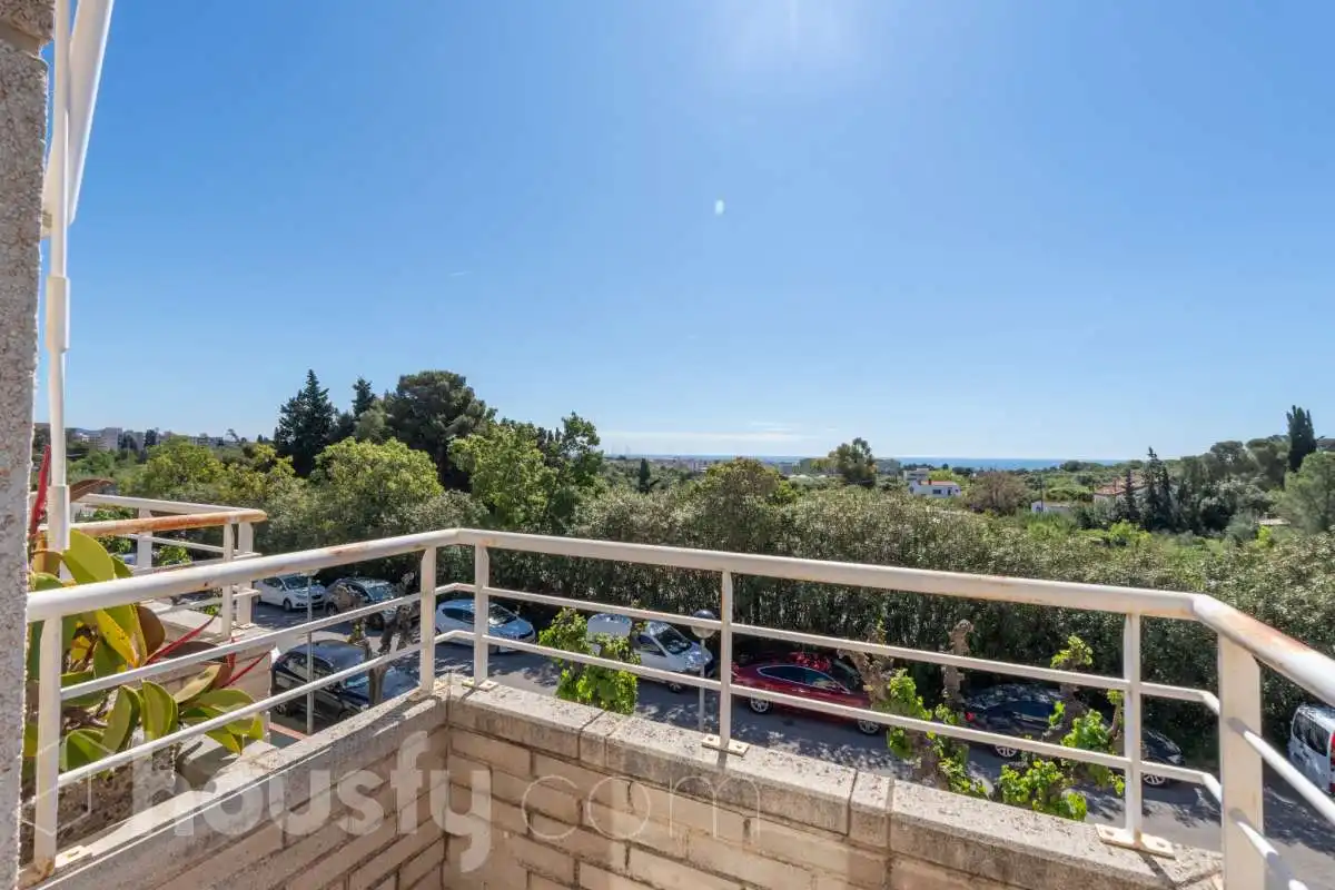 Exterior view of Houses for sale in Vilanova i la Geltrú  with Air Conditioner, Heating and Private garden