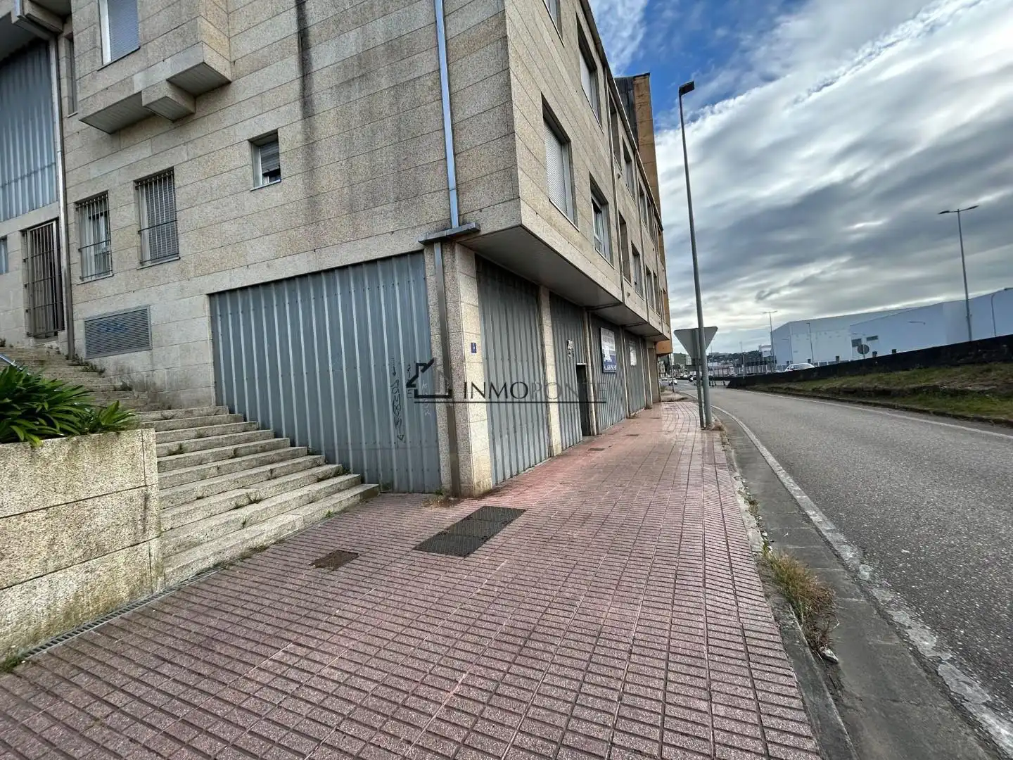 Vista exterior de Local de lloguer en Pontevedra Capital 