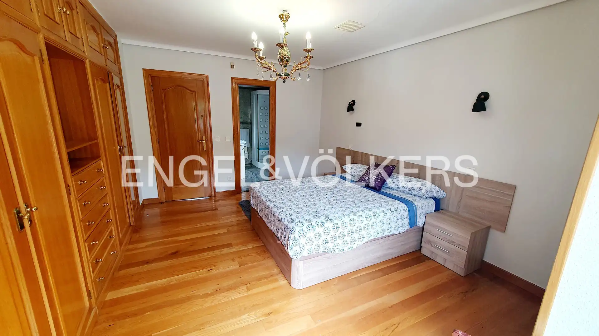 Casa adosada en venta en Aguilar de Campoo con Calefacción, Jardín privado y Parquet
