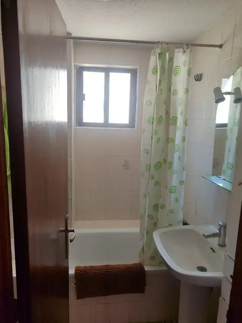 Bany de Apartament per a compartir en Mil Palmeras