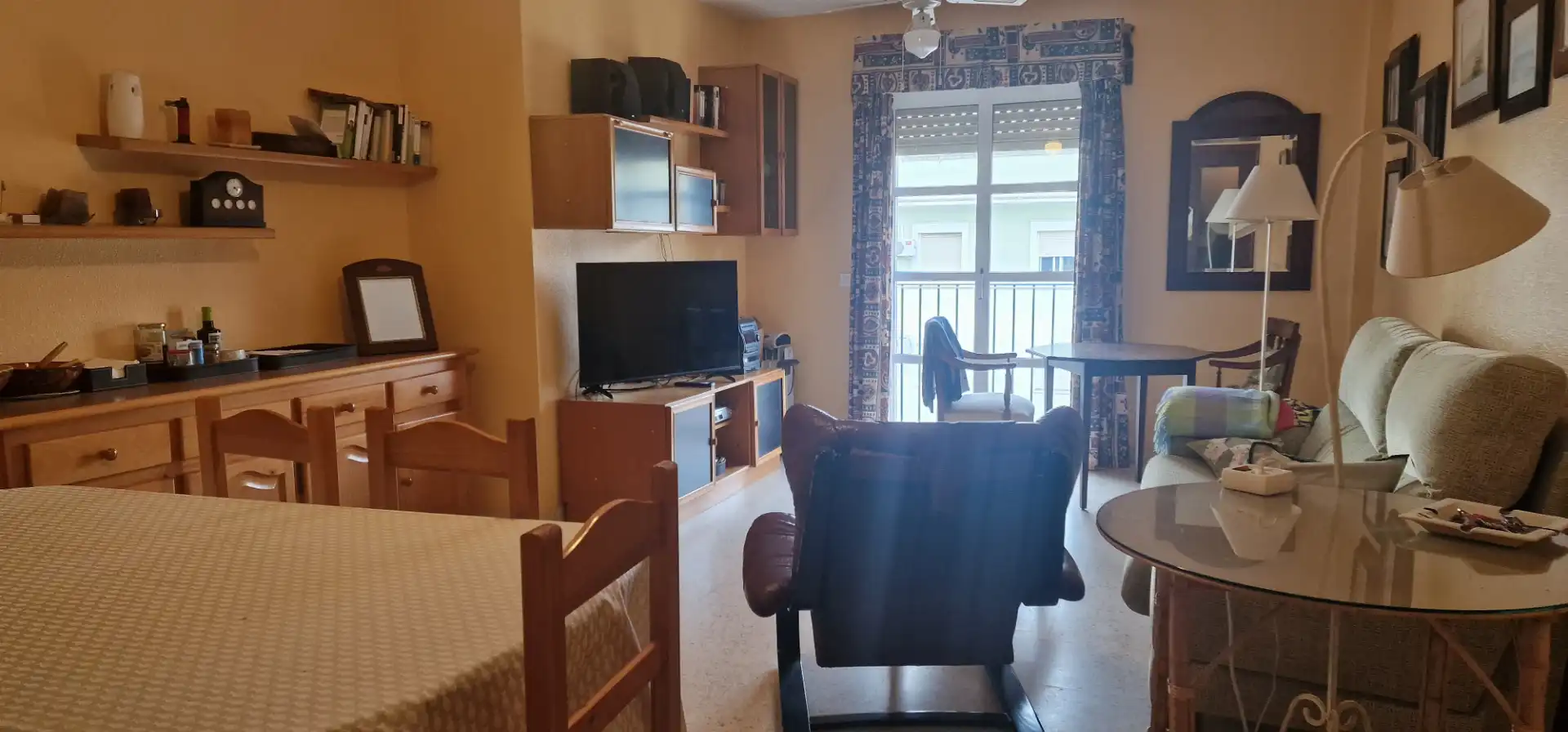 Sala d'estar de Pis en venda en Isla Cristina amb Terrassa, Moblat i Balcó