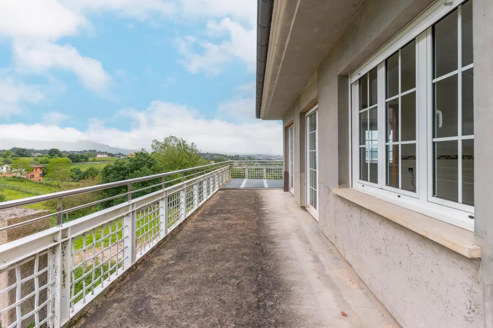 Terrassa de Casa o xalet en venda en Oviedo  amb Jardí privat, Terrassa i Balcó