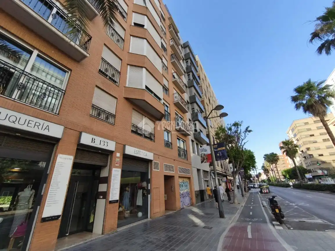 Vista exterior de Garatge en venda en Valencia