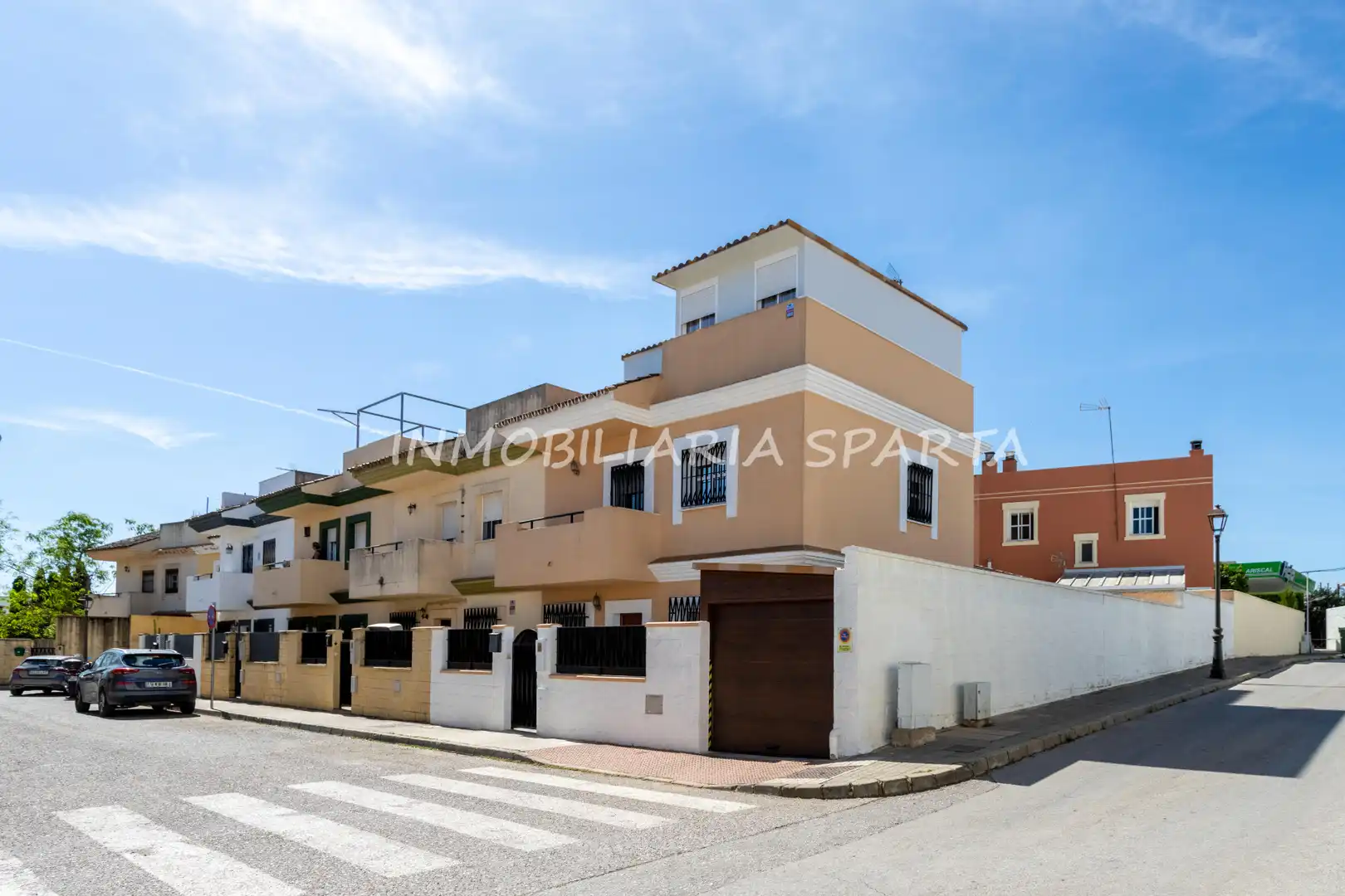 Exterior view of Detached homes for sale in Villanueva del Ariscal  with Air Conditioner, Heating and Private garden