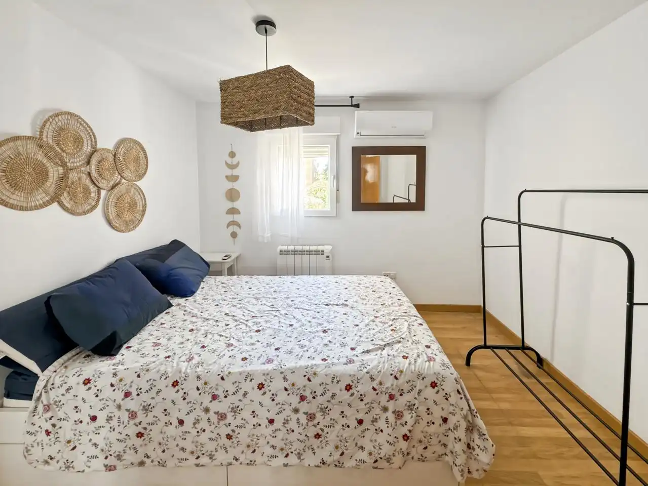 Bedroom of Flat for rent in Madrid  with Air Conditioner, Heating and Terrace