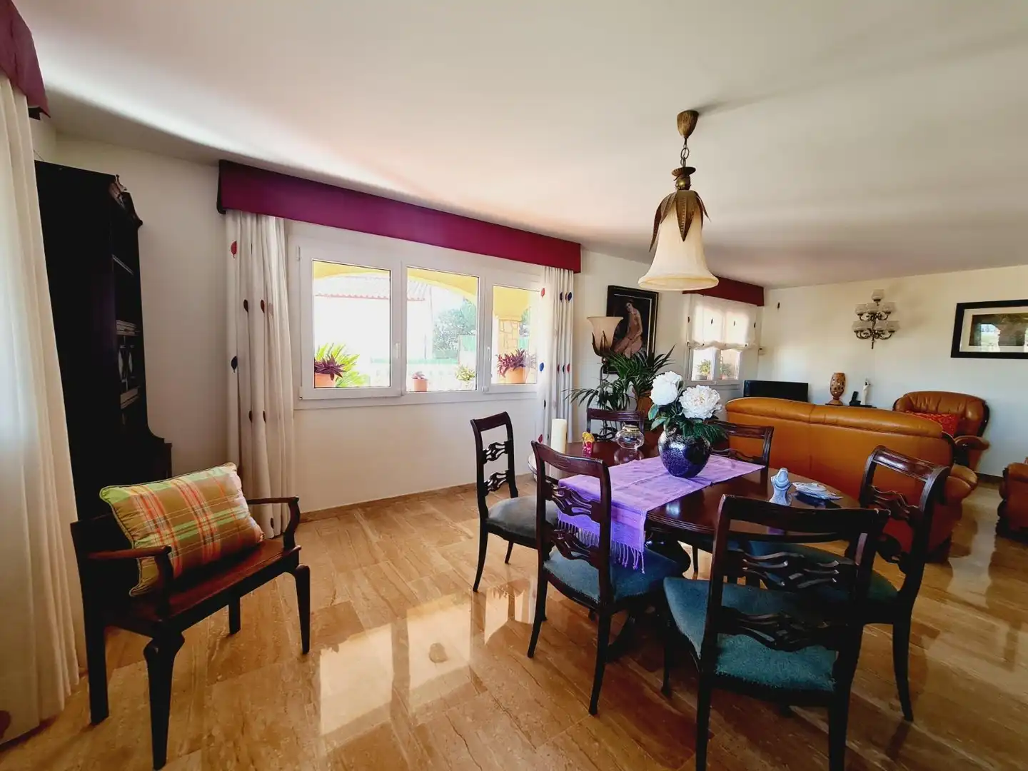 Comedor de Casa o chalet en venta en Badalona con Aire acondicionado, Calefacción y Jardín privado