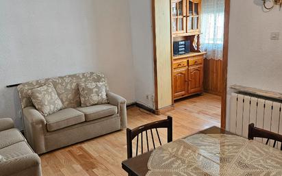 Living room of Flat to rent in  Madrid Capital  with Heating, Furnished and Oven