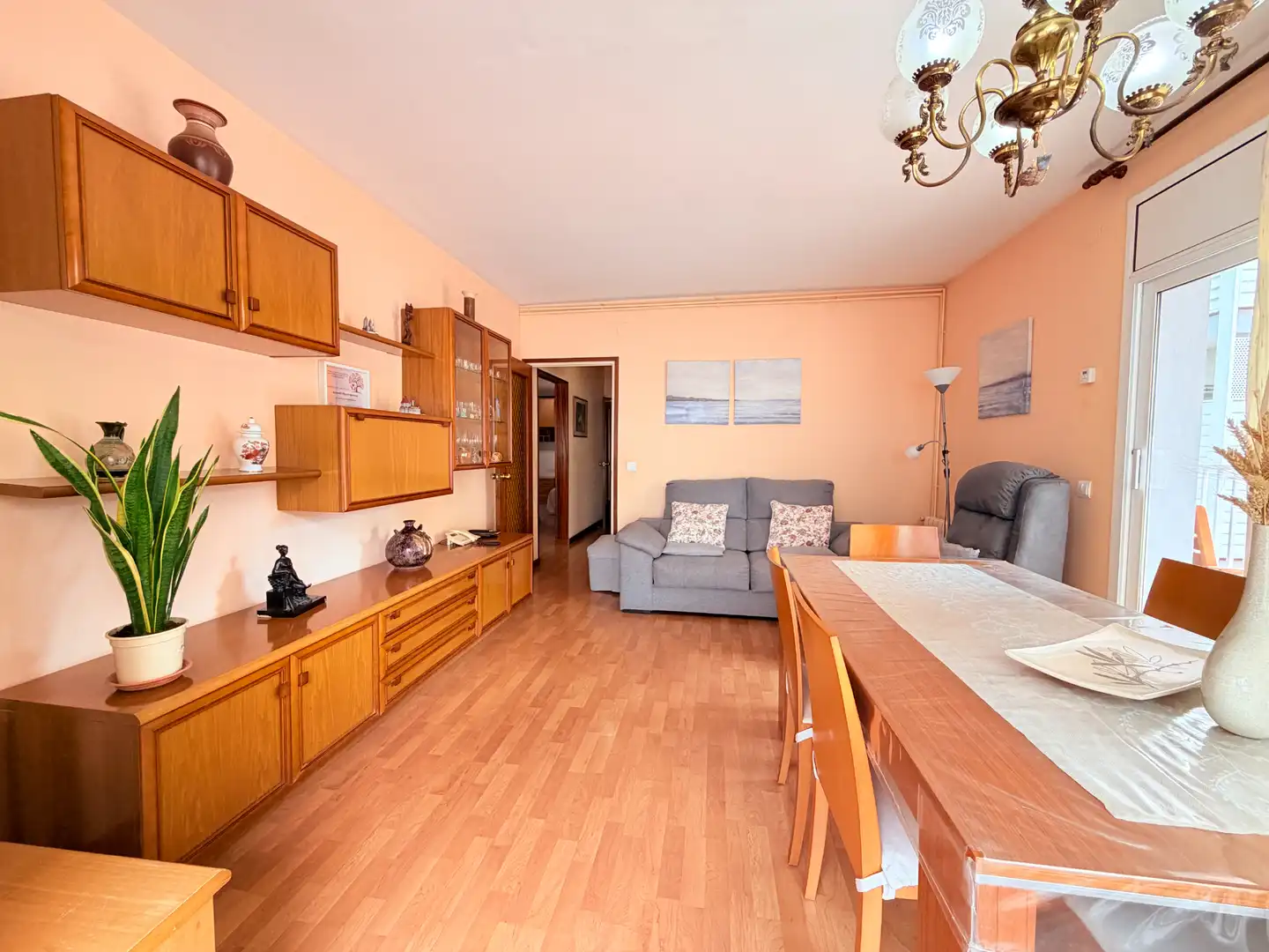 Sala de estar de Piso en venta en Corbera de Llobregat con Calefacción, Parquet y Terraza