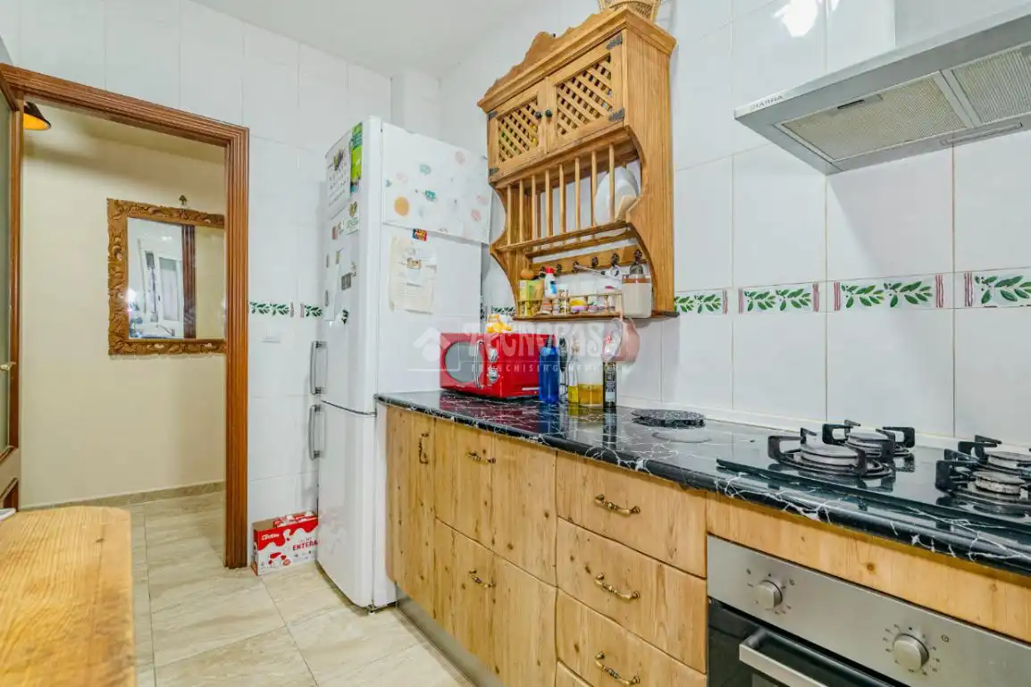 Kitchen of Flat for sale in Encinas Reales  with Air Conditioner, Heating and Furnished
