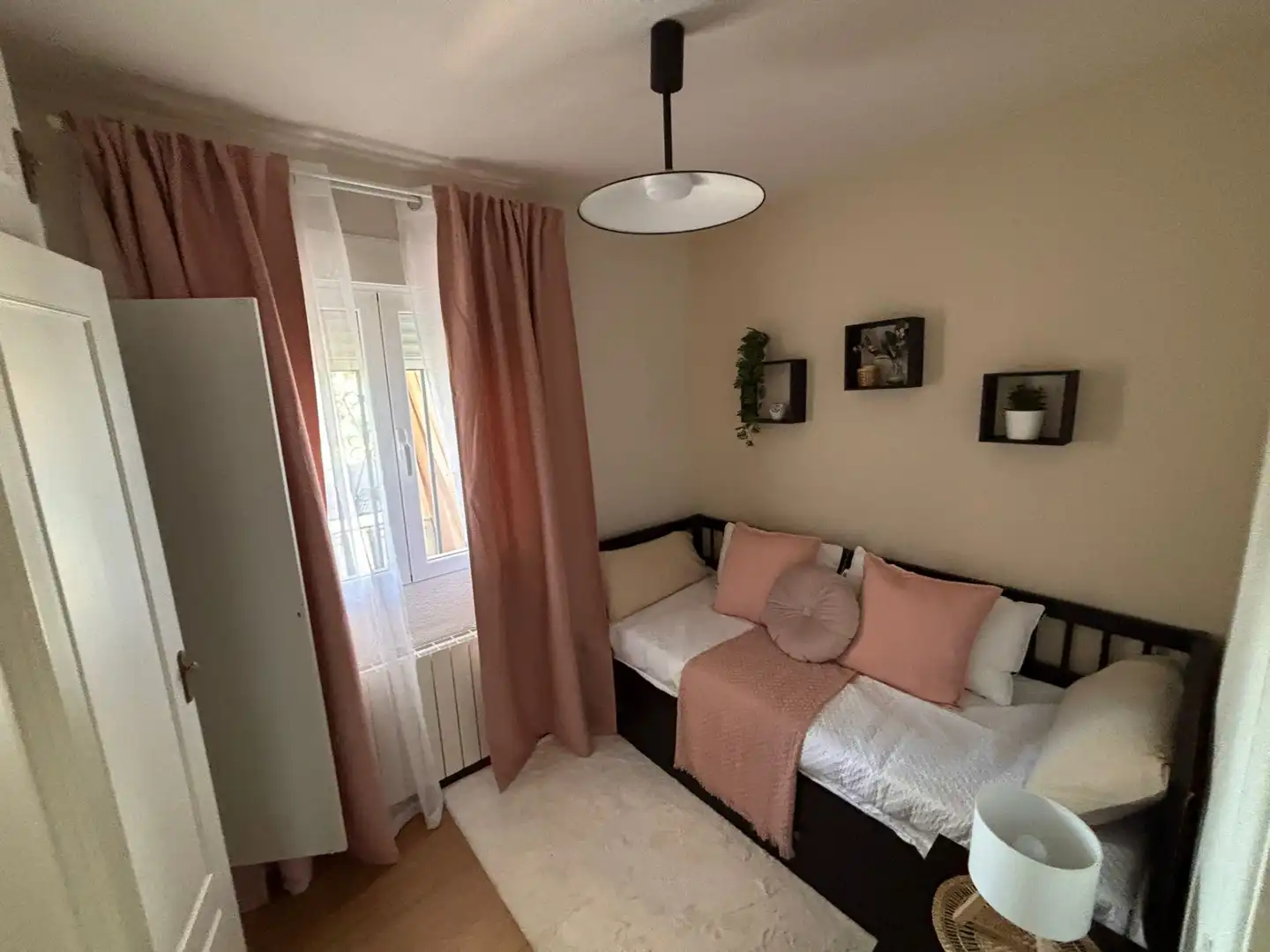 Habitación de Casa o chalet de alquiler en Maello con Calefacción, Jardín privado y Amueblado