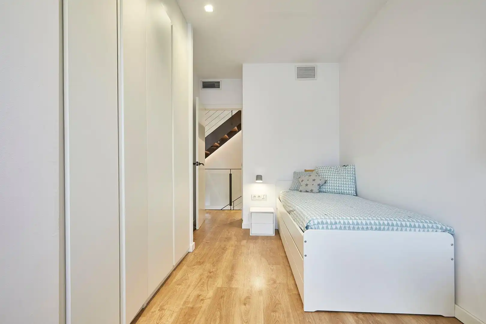 Dormitori de Casa o xalet en venda en Badalona amb Aire condicionat, Calefacció i Parquet