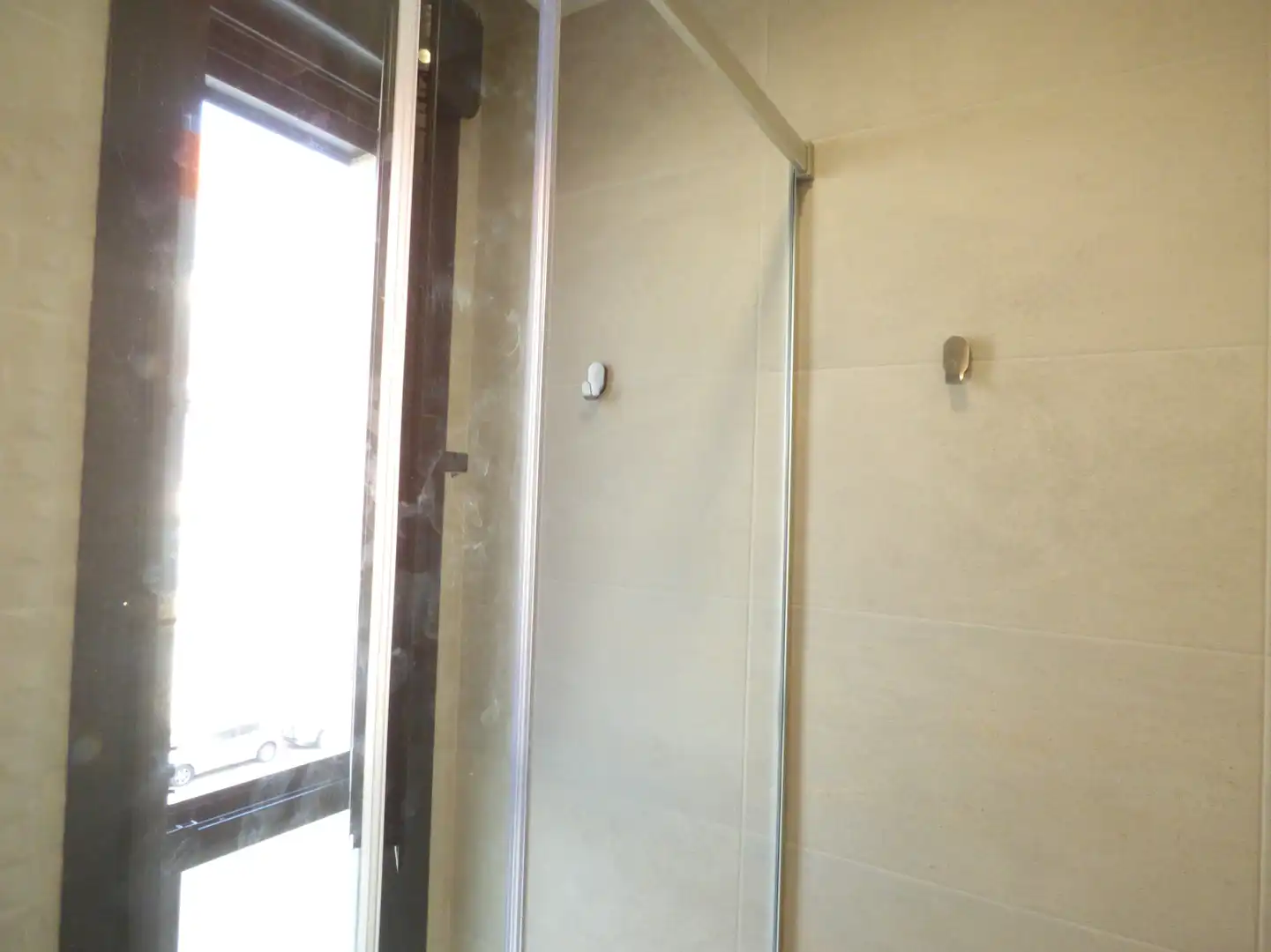 Bathroom of Flat for rent in Madrid  with Air Conditioner, Heating and Private garden