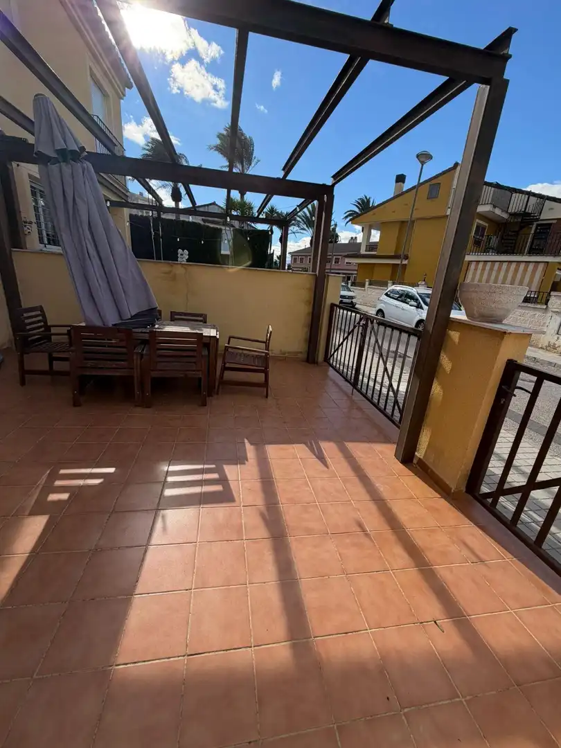 Terraza de Casa adosada de alquiler en Alzira con Aire acondicionado, Jardín privado y Terraza