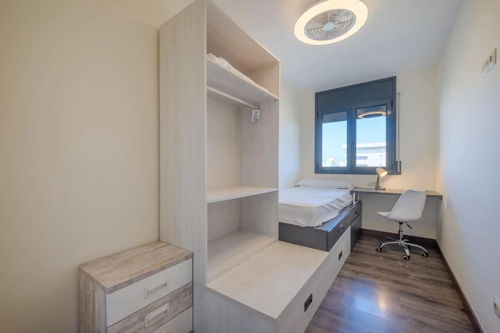 Schlafzimmer von Wohnung zur Miete in Salt