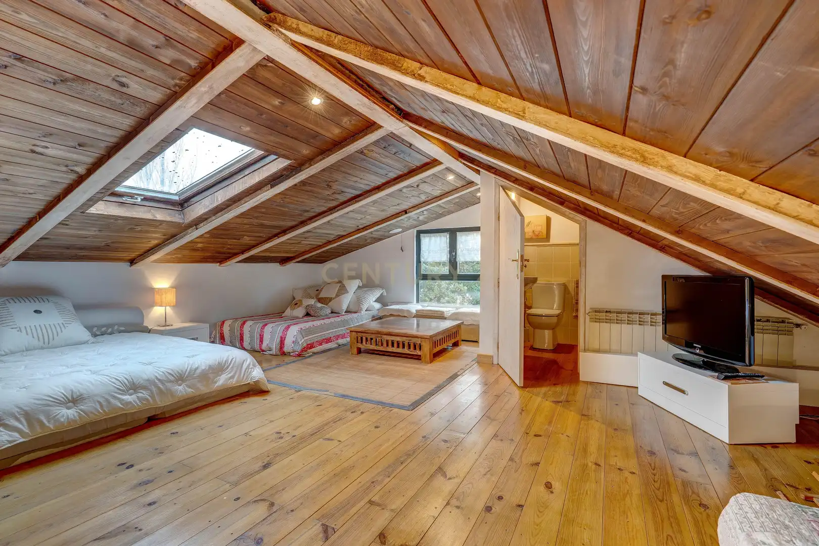Schlafzimmer von Einfamilien-Reihenhaus zum Verkauf in Anguciana mit Privatgarten, Abstellraum und Schwimmbad