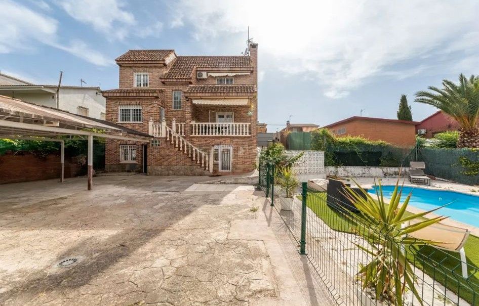 House or chalet for sale in Calle Burgos, Calypo Fado