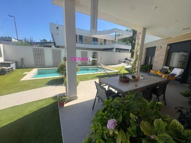 Casa-chalet en Venta en Los Hueros