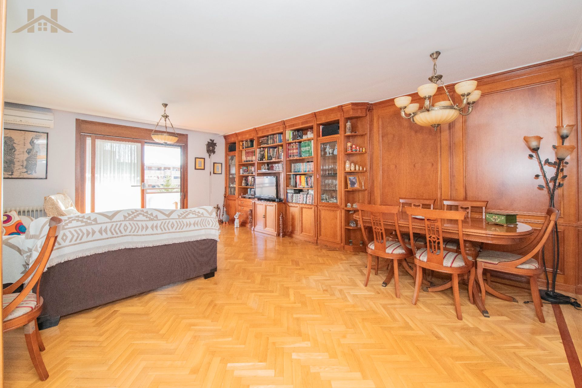 Wohnzimmer von Wohnung zum Verkauf in Alcobendas mit Klimaanlage, Heizung und Parkett