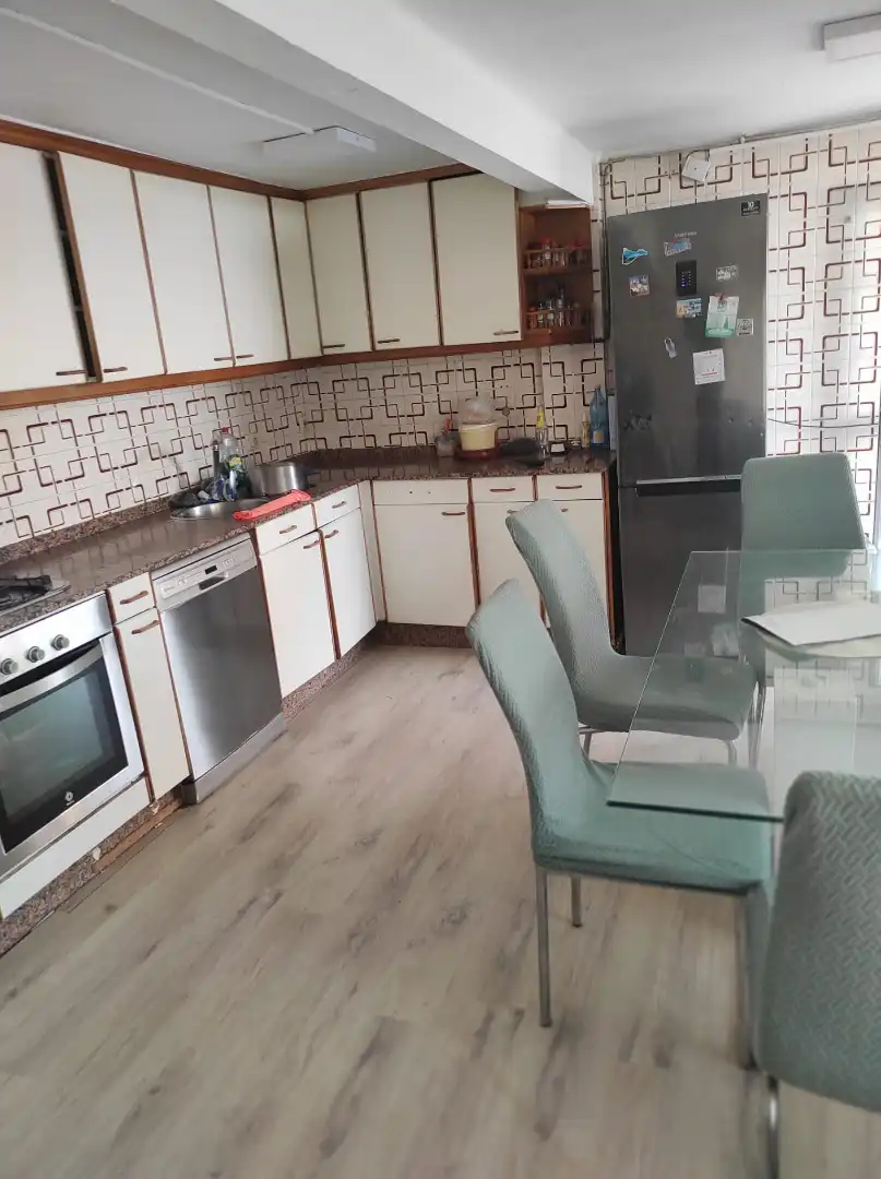 Cocina de Edificio en venta en Vigo 