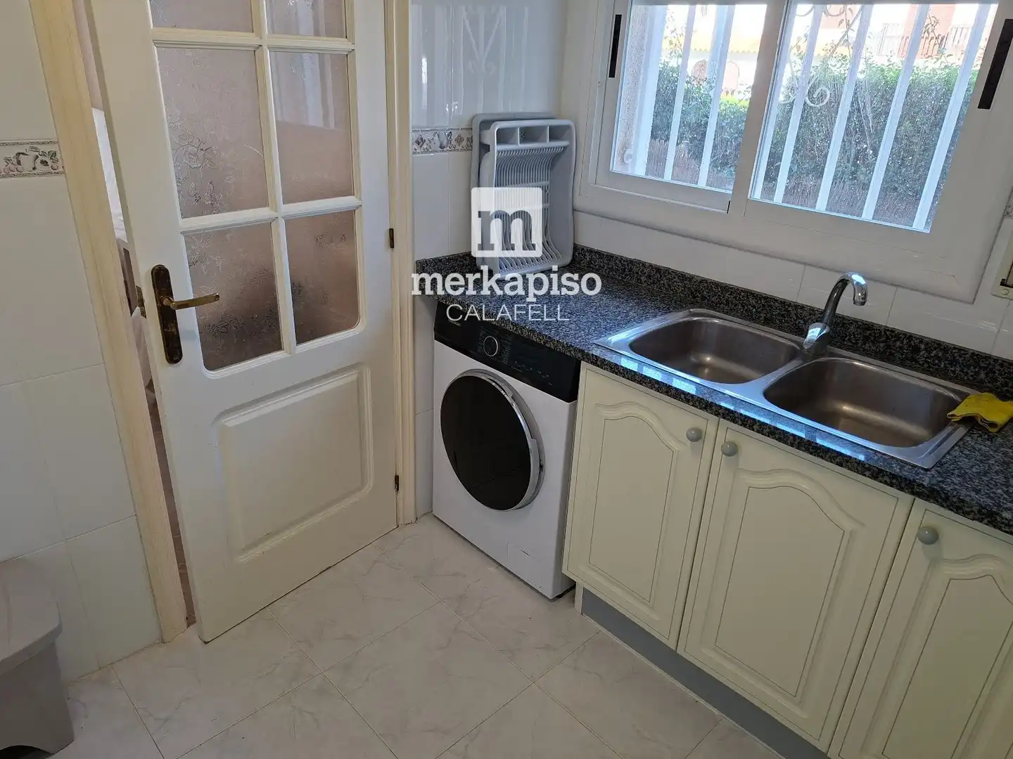 Kitchen of Flat for sale in L'Estany