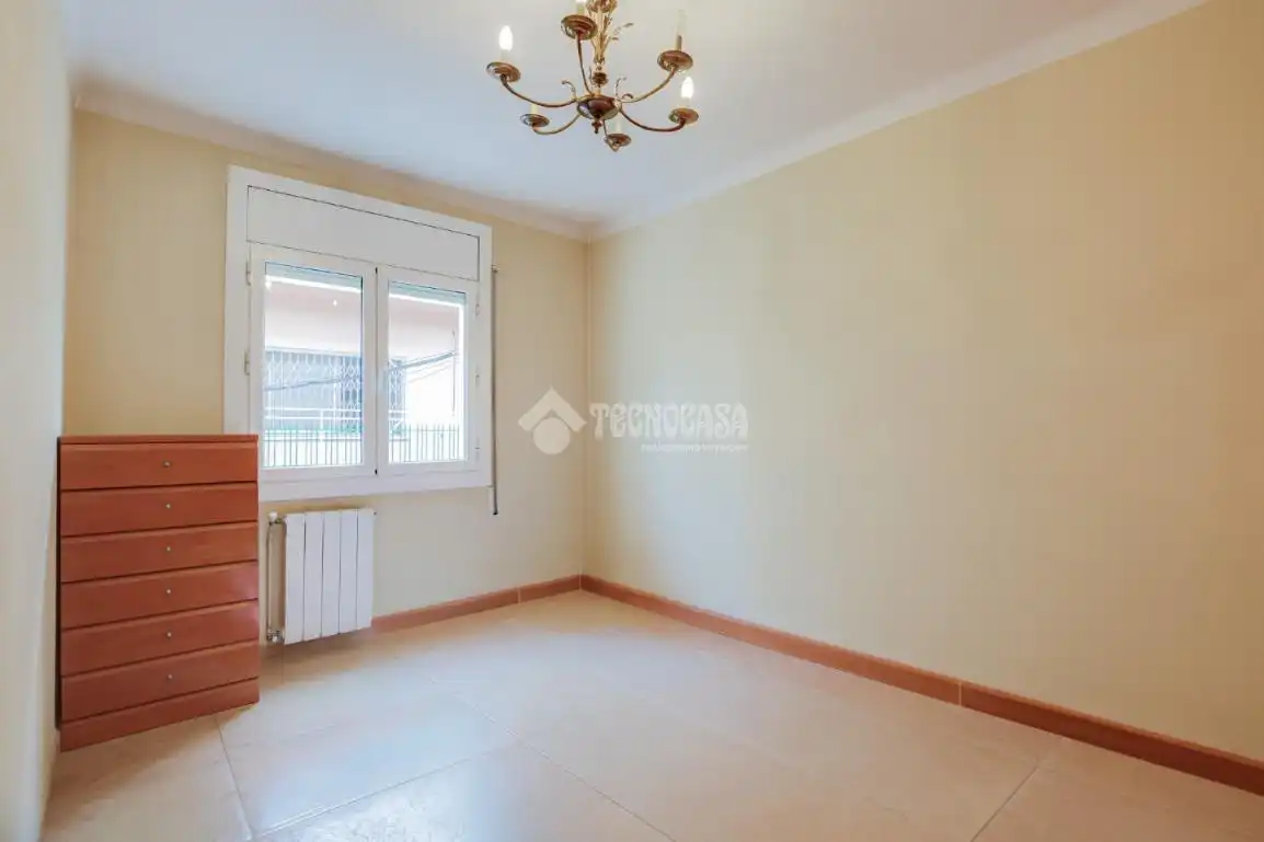 Habitación de Piso en venta en Mollet del Vallès con Amueblado y Balcón