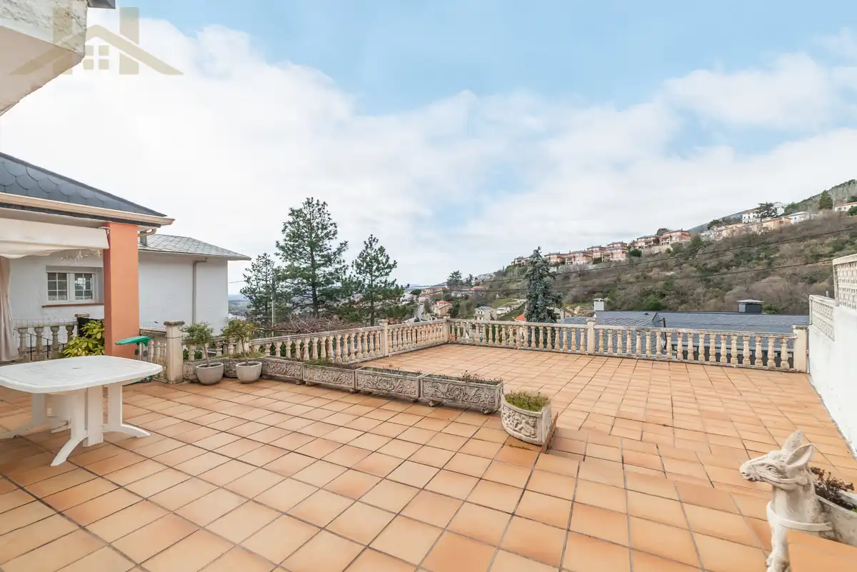 Terrassa de Casa o xalet en venda en Miraflores de la Sierra amb Calefacció, Jardí privat i Terrassa